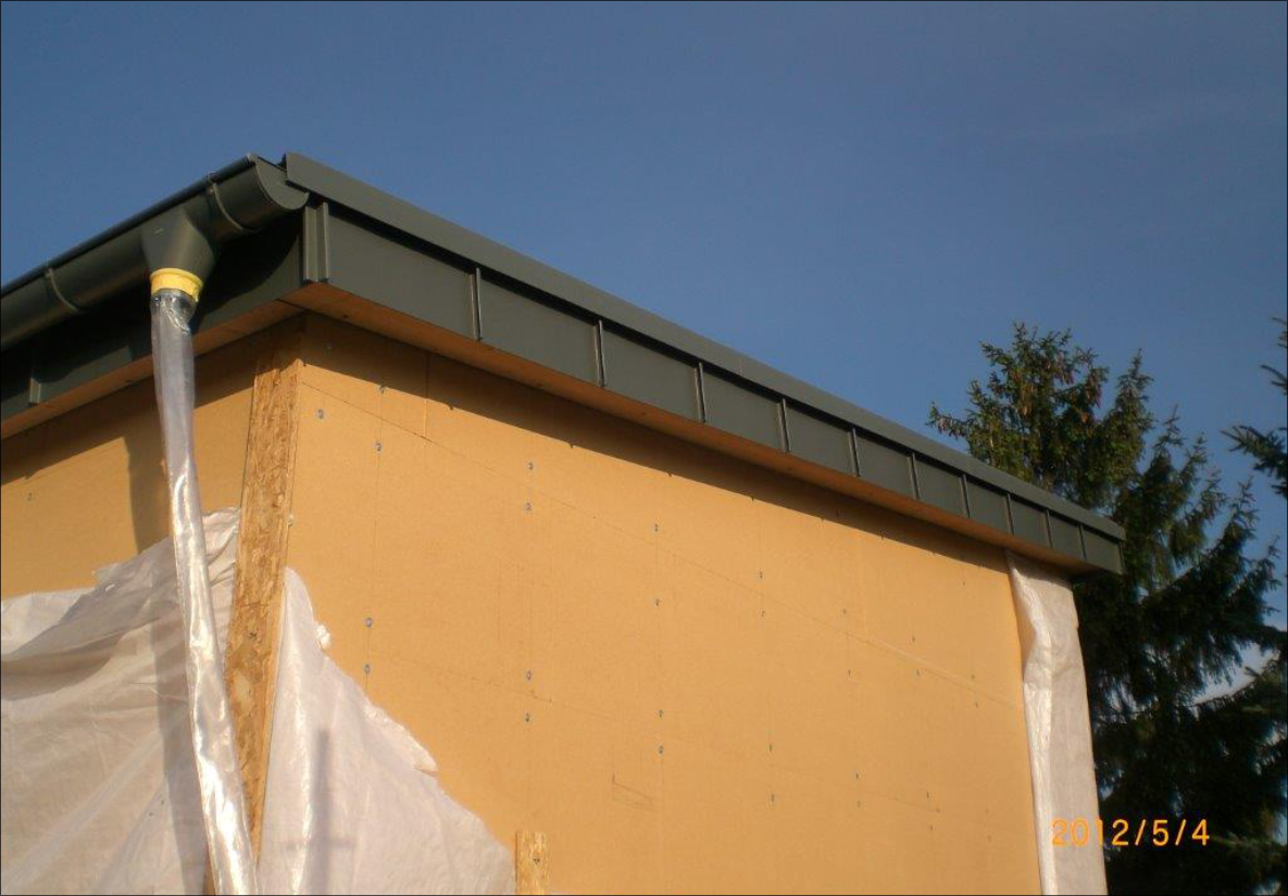 Fortschritt bei einer Dachsanierung eines Hauses